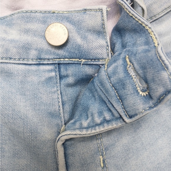 Blanqi Maternity Belly Support Light Wash Distressed Jeans, Size 14 - Picture 4 of 10